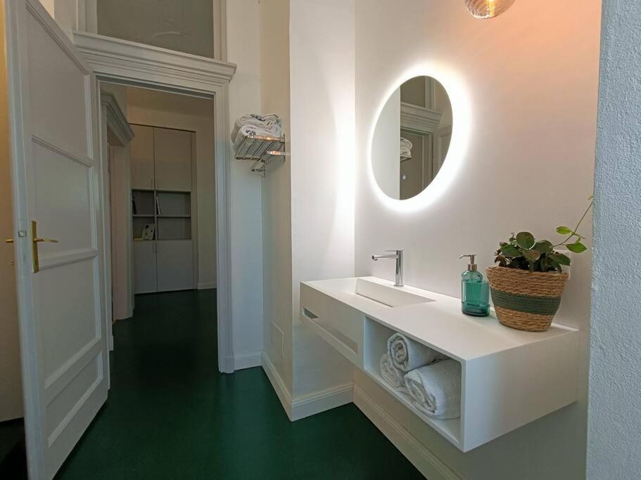 Stylish Flat Near Station And City Center Como Exterior photo