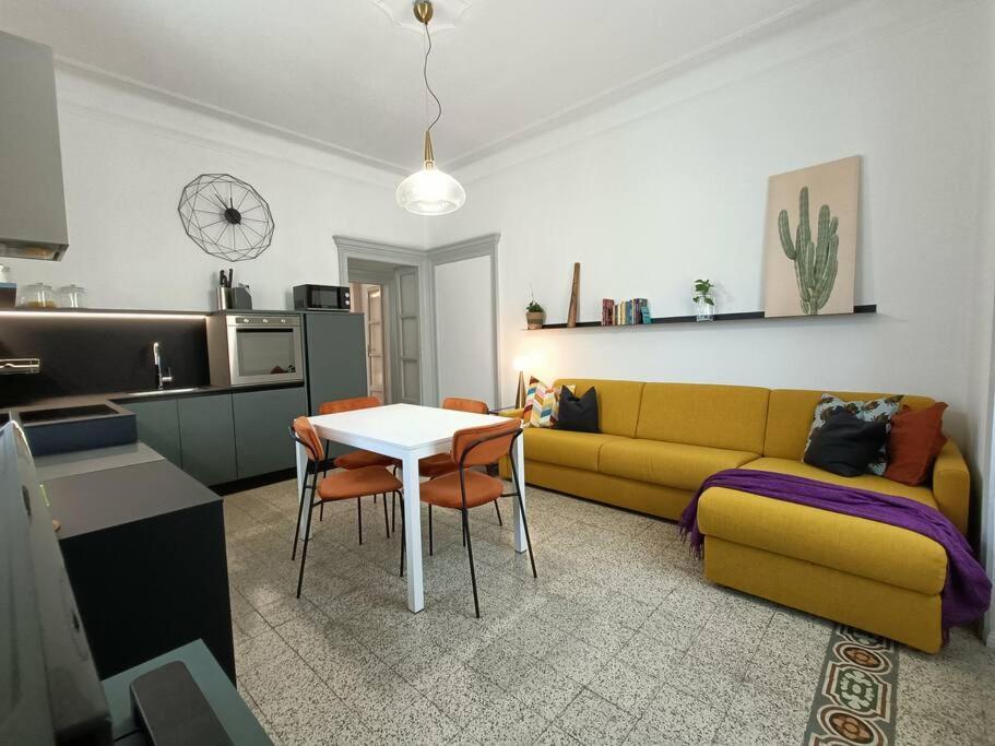 Stylish Flat Near Station And City Center Como Exterior photo